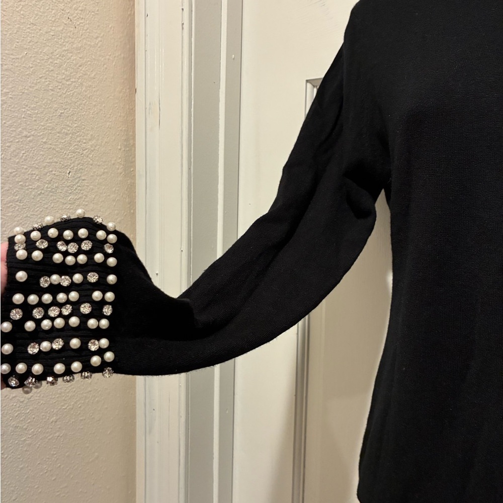 Elegant Black Pearl-Embellished Women's sweater - Picture 4 of 5
